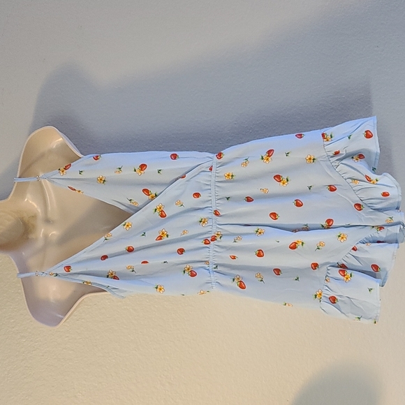 Lydelle Blue Floral Romper - Picture 3 of 4